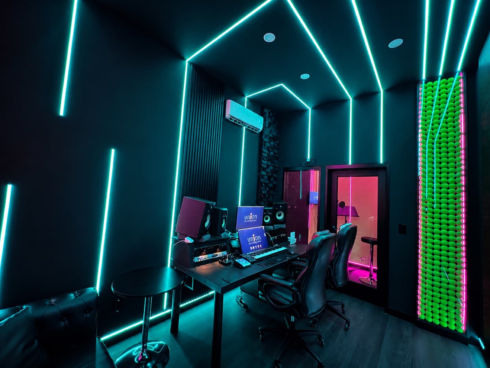BLK Maze Studio
